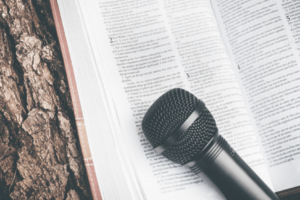 5 Best Wireless Microphones for Church